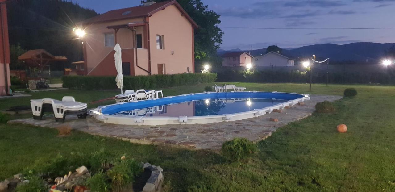 Къщи За Гости Ореха Samokov Luaran gambar