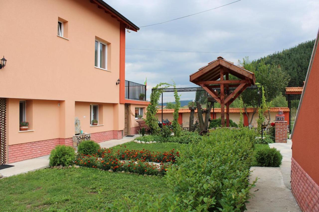 Къщи За Гости Ореха Samokov Luaran gambar